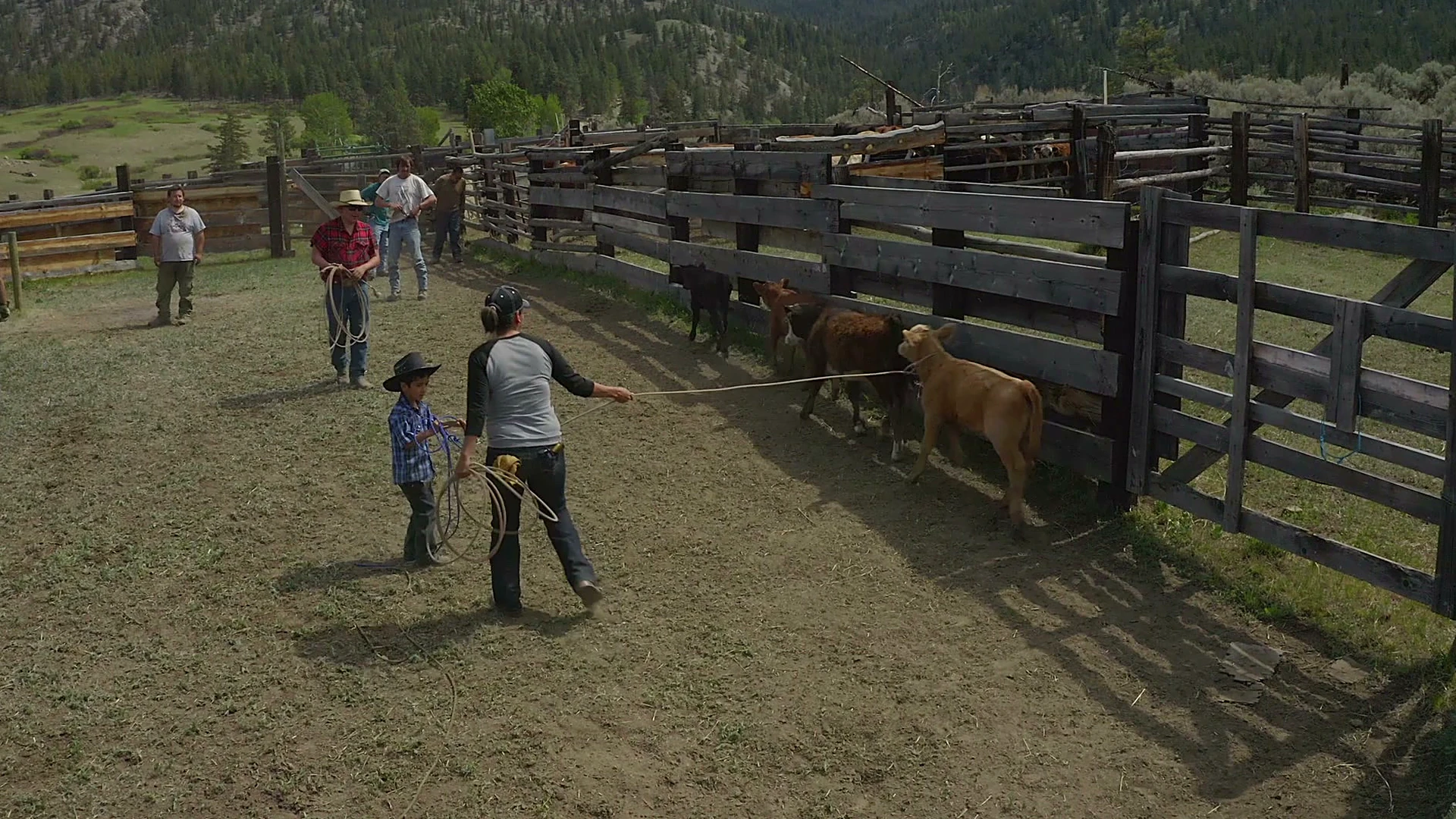 A community gathering at the corral in Pukaist territory
